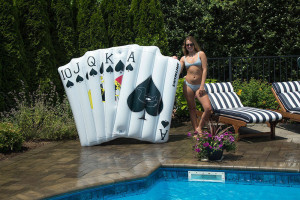 Матрас надувной Карты 195*130*20 см.