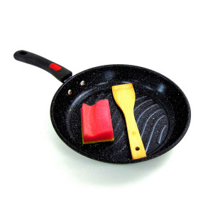 Сковорода+лопатка+губка  4*26 см.1 шт.