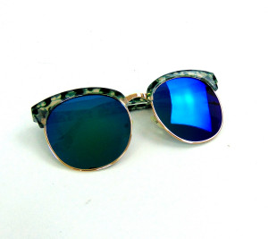 Очки солнцезащитные с металлической оправой и дужками 1 шт.