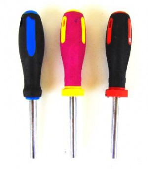 Отвертка с дефектом в ассортименте 1 шт.