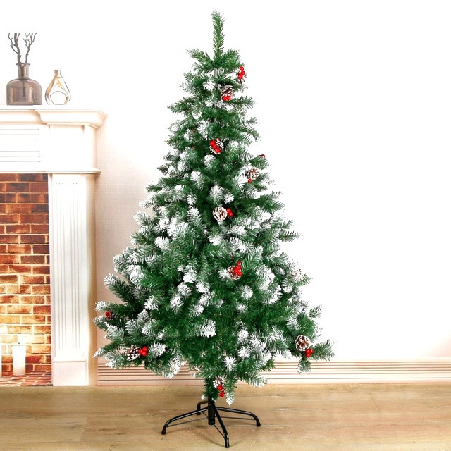 Елка с шишками и красными ягодами 150 см.1 шт.