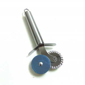 Нож для пиццы и теста 18 см.1 шт.