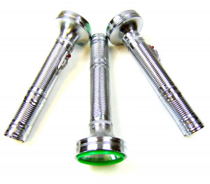 Фонарик металлический с дефектом 8*26 см.1 шт.