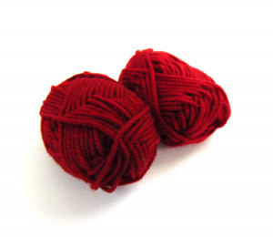 Пряжа бордовая 12 гр.