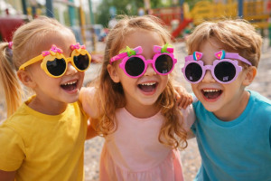 Очки солнцезащитные детские - 2 шт.заколки