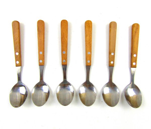 Ложка столовая с деревянной ручкой 20 см.1 шт.