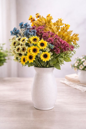 Букет в ассортименте 14-18 бутонов 26*28 см.