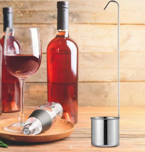 Кружка  из нержавеющей стали для переноса жидкости,для вина,масла и т.д  8*35 см.1 шт.