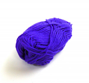 Пряжа сиреневая  30 гр.