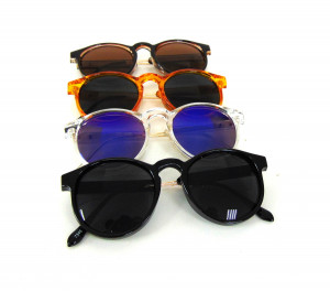 Очки солнцезащитные с металлическими дужками 1 шт.